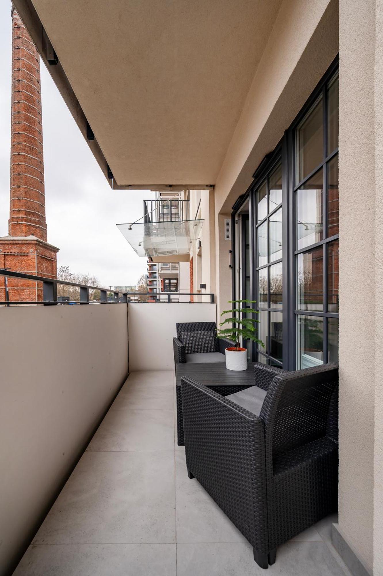 Manufaktura - Parking & Balcony - By Rentujemy