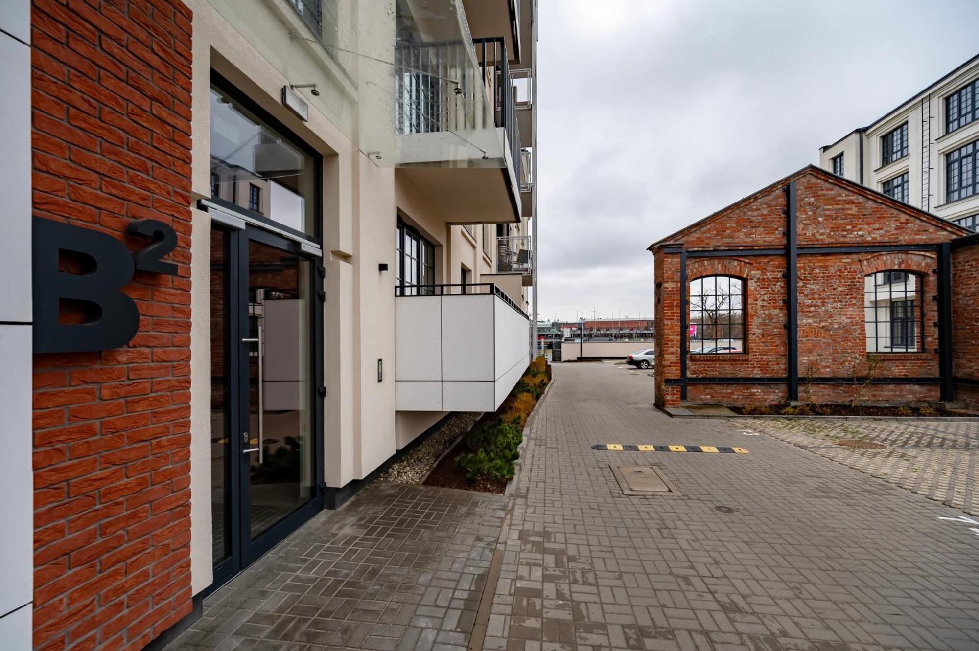 Apartament Manufaktura - Parking & Balcony - By Rentujemy